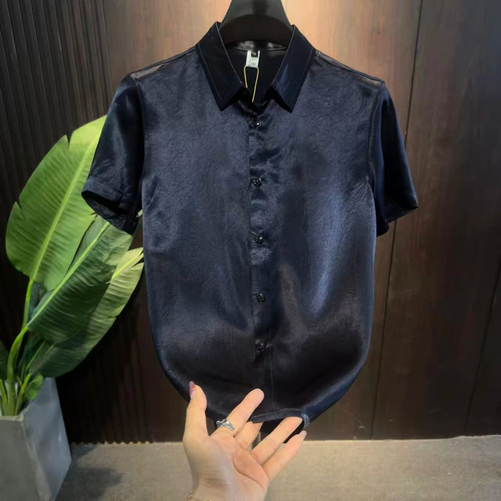 Super silky smooth and draping casual short-sleeved shirt