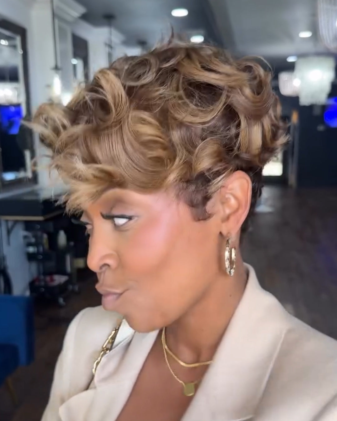 Highlight Wavy Short Curly Pixie Wig