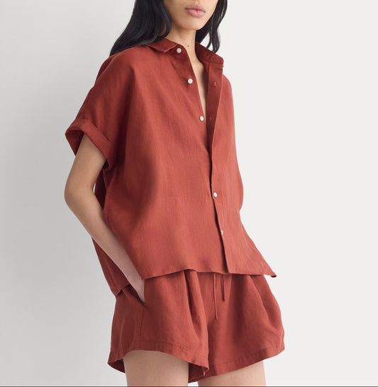 The Boxy Shirt in Linen | Henna Red