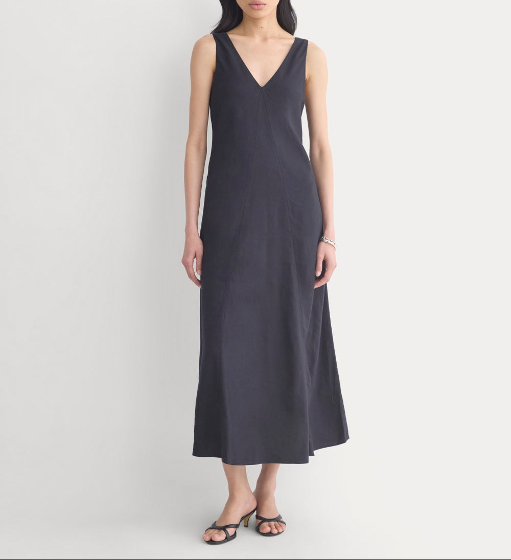Deep V Seamed Dress in Stretch Linen | Black